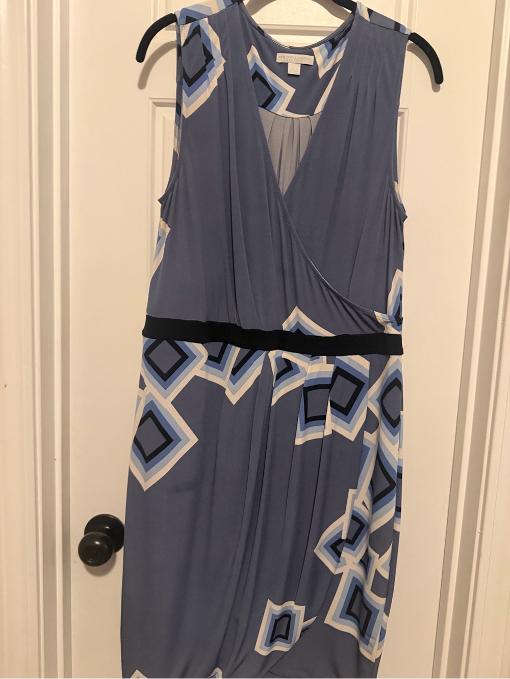 New York & Company Blue Geometric Sleeveless Wrap Dress